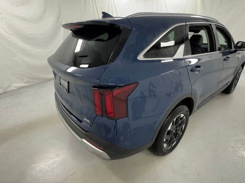New 2026 Kia Sorento S AWD/4WD image 3