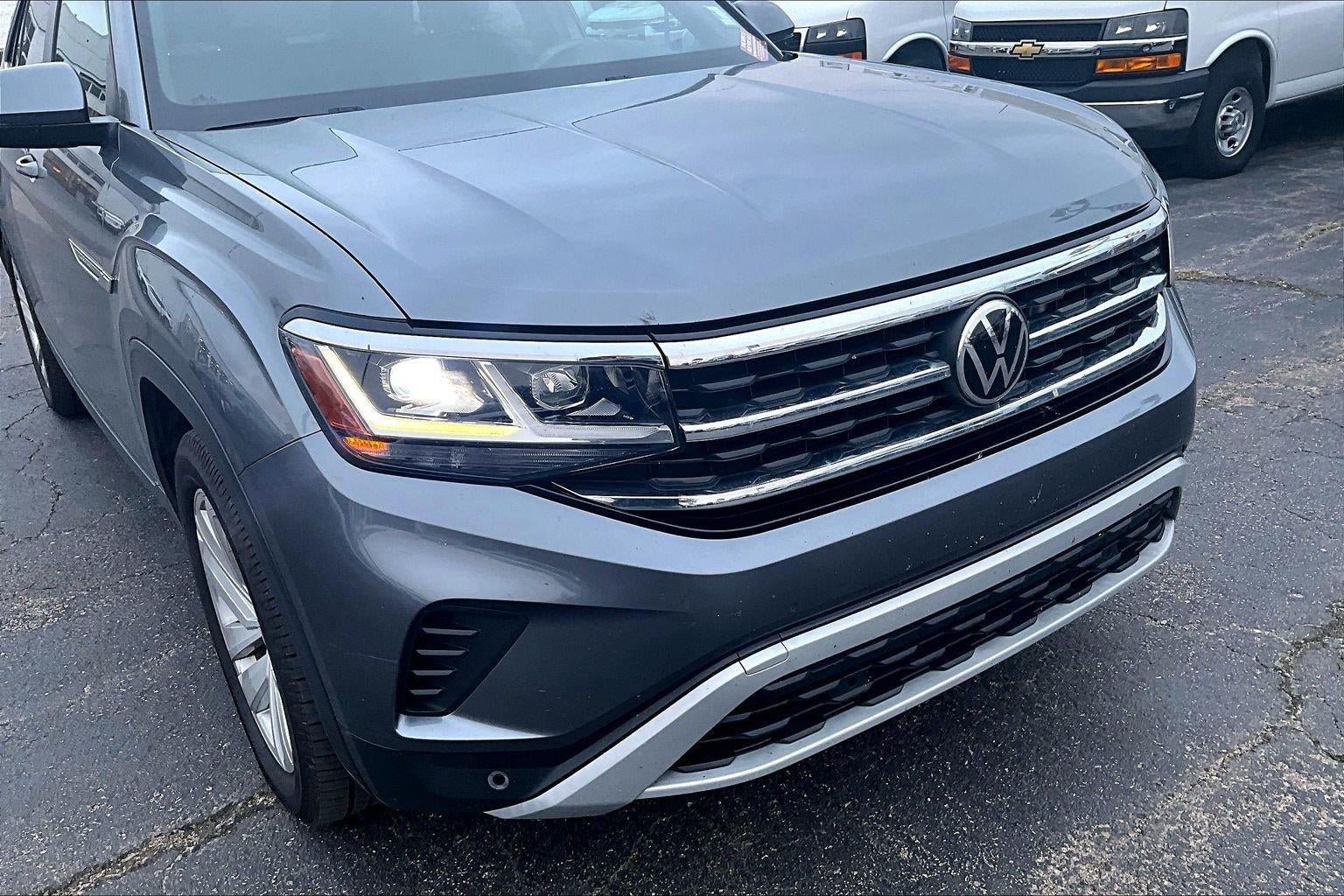 Used 2022 Volkswagen Atlas Cross Sport SE AWD/4WD image 3