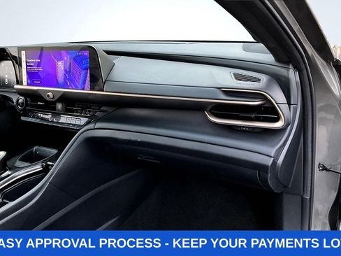 Used 2024 Toyota Crown w/ Carpet Mat Package (TMS) image 33