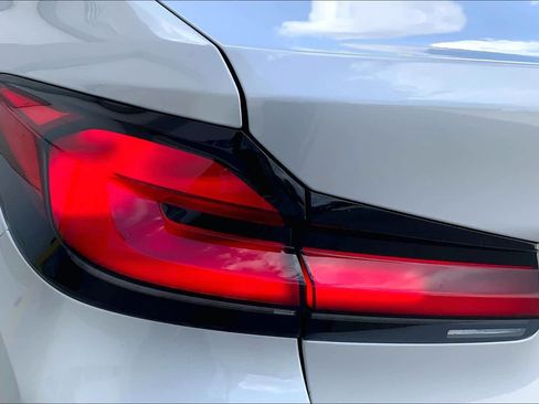 Used 2021 BMW 530i w/ Premium Package image 25