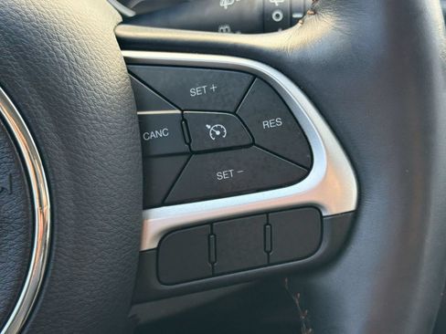 Used 2018 Jeep Compass Limited FWD image 27