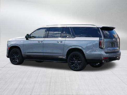 Used 2022 Cadillac Escalade ESV Premium Luxury AWD/4WD image 4