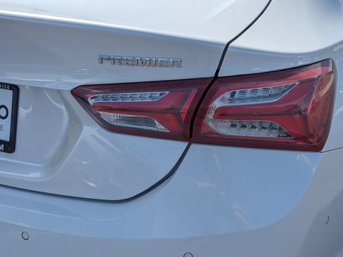 Used 2019 Chevrolet Malibu Premier w/ Sun and Wheel Package FWD image 5