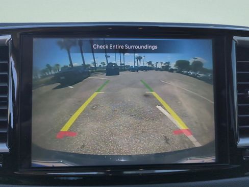 Used 2024 Chrysler Voyager LX image 31