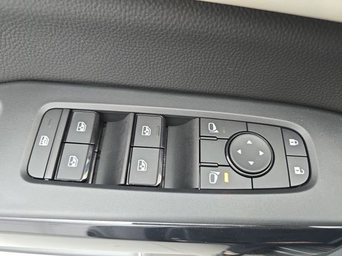 New 2025 Nissan Pathfinder SV image 28