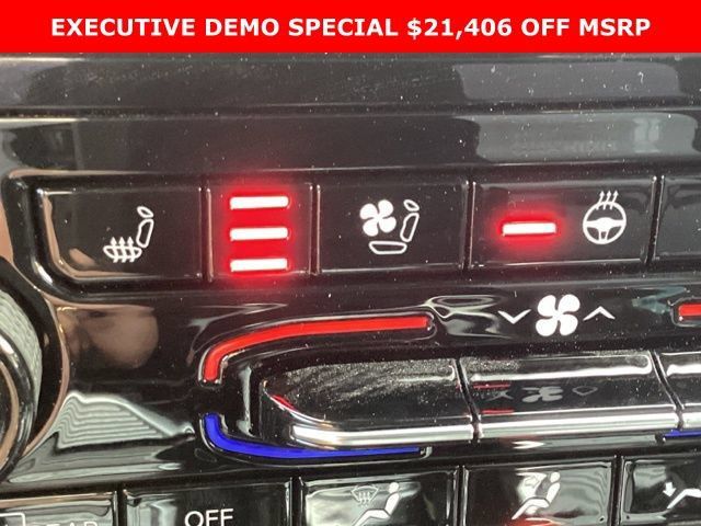 New 2023 Jeep Grand Cherokee Trailhawk w/ Advanced Protech Group II AWD/4WD image 12