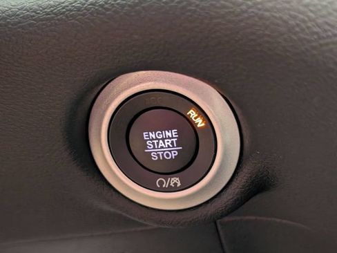 Used 2020 Chrysler Pacifica Touring-L AWD/4WD image 23