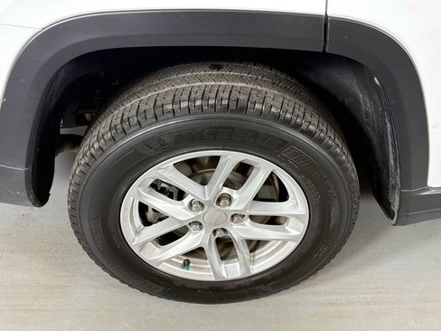 Used 2022 Jeep Grand Cherokee L Laredo w/ Luxury Tech Group I image 10