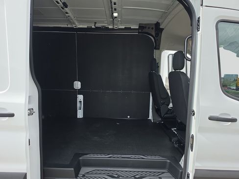 New 2026 Ford Transit 250 148 Medium Roof w/ Load Area Protection Package RWD image 16