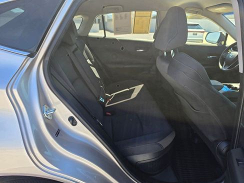 Used 2021 Toyota Venza LE w/ Carpet Mat Package (TMS) AWD/4WD image 12