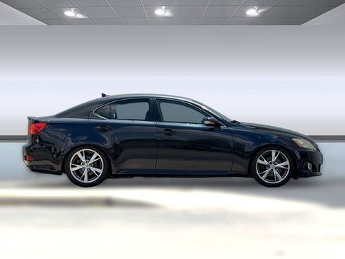 Used 2009 Lexus IS 250 w/ Preferred Accessory Pkg RWD image 8