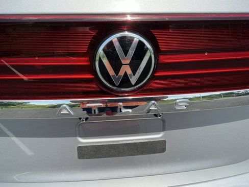 Used 2025 Volkswagen Atlas SE AWD/4WD image 6