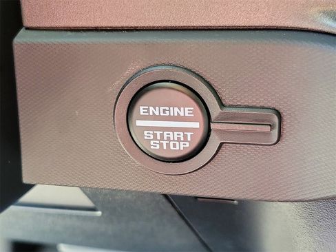 Used 2024 Ford Bronco Badlands image 28