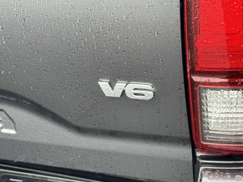 Used 2019 Toyota Tacoma TRD Sport image 41