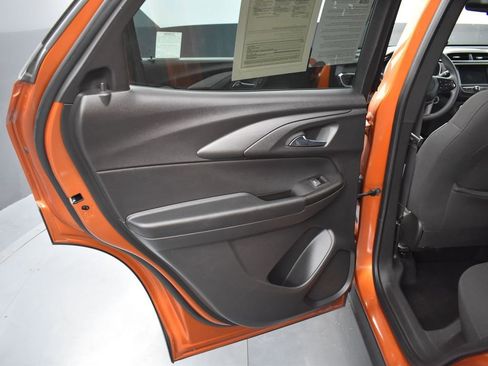 Used 2022 Chevrolet TrailBlazer LT w/ LPO, Blackout Package image 24