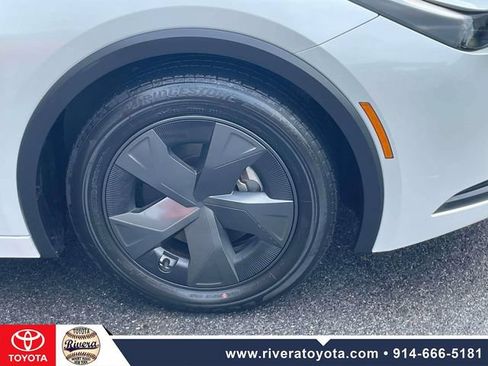 Used 2024 Toyota Prius Prime FWD image 9