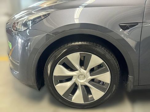 Used 2023 Tesla Model Y Long Range AWD/4WD image 20