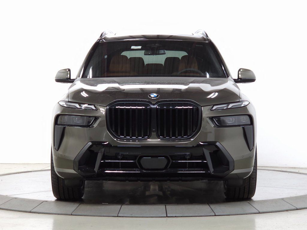 Used 2026 BMW X7 xDrive40i w/ M Sport Package AWD/4WD image 2