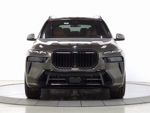 Used 2026 BMW X7 xDrive40i w/ M Sport Package AWD/4WD image 2