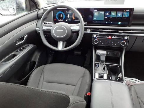 Used 2025 Hyundai Tucson SEL FWD image 4