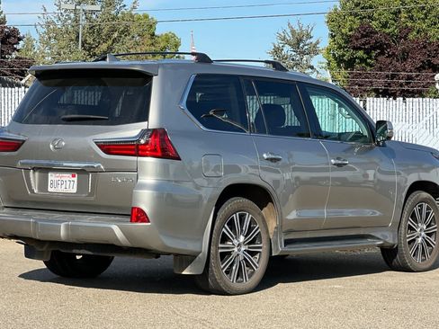 Used 2021 Lexus LX 570 4WD w/ Luxury Package image 3
