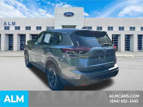 Used 2025 Nissan Rogue SV FWD image 8
