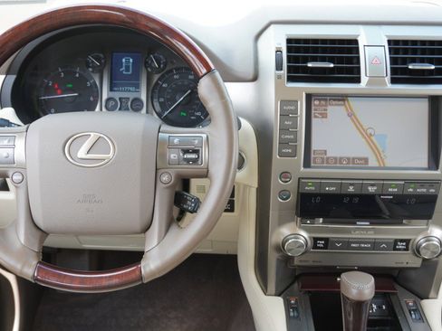 Used 2016 Lexus GX 460 w/ Premium Package image 30