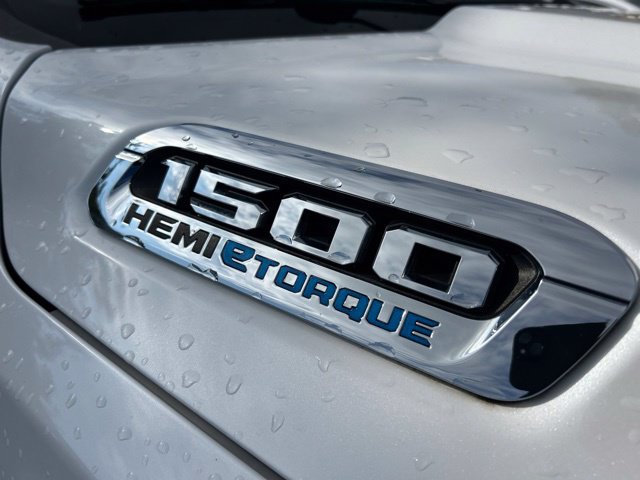 Used 2023 RAM 1500 Laramie AWD/4WD image 4