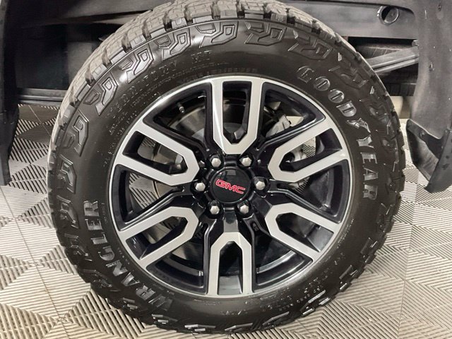 Used 2024 GMC Sierra 1500 AT4 w/ Technology Package AWD/4WD image 42
