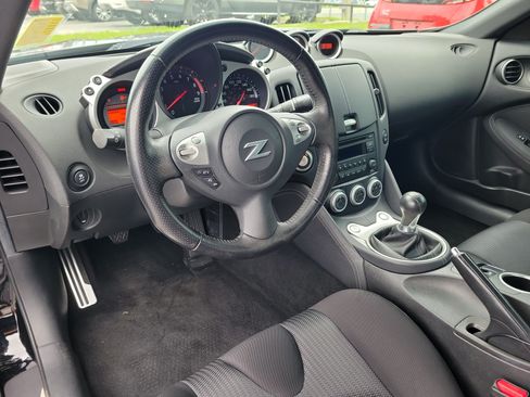Certified 2019 Nissan 370Z Coupe RWD image 13