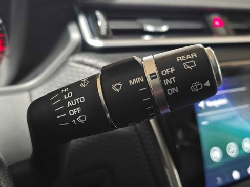 Used 2018 Land Rover Range Rover Velar S image 36