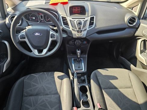 Used 2013 Ford Fiesta SE image 22