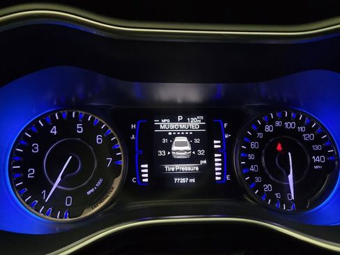 Used 2015 Chrysler 200 Limited w/ Convenience Group FWD image 23
