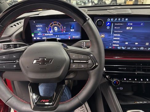 Used 2024 Chevrolet Traverse RS image 21