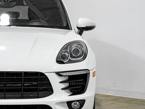 Used 2017 Porsche Macan S image 43