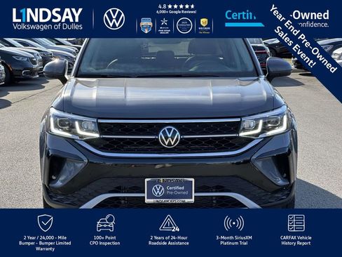 Certified 2022 Volkswagen Taos SEL w/ Panoramic Sunroof Package image 3