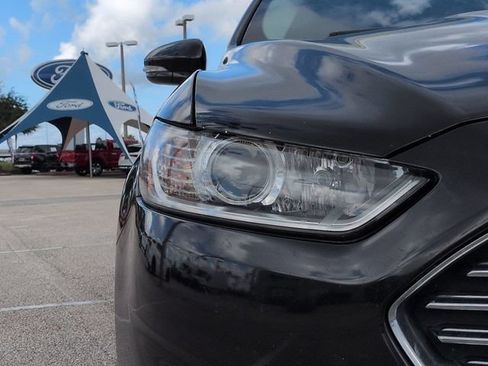 Used 2013 Ford Fusion SE FWD image 10