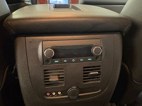 Used 2012 Chevrolet Avalanche LTZ AWD/4WD image 17