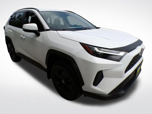 Used 2024 Toyota RAV4 XLE w/ Convenience Package FWD image 9