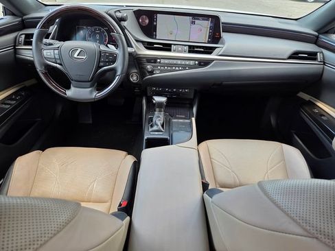 Used 2019 Lexus ES 350 w/ Accessory Package FWD image 16