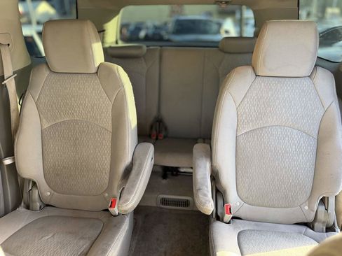 Used 2014 GMC Acadia SLE image 38