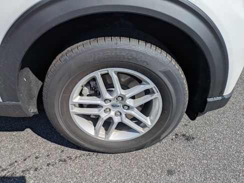 New 2026 Ford Explorer Active image 10