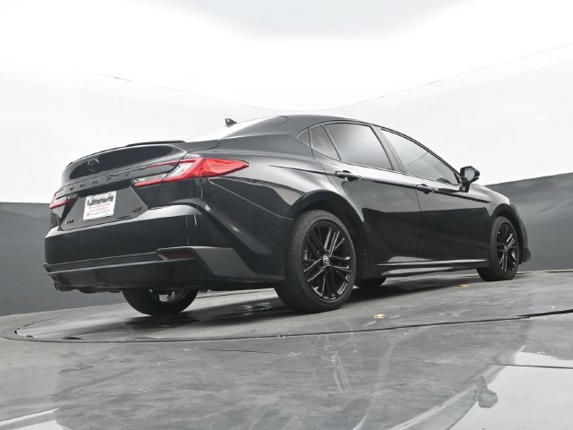 Used 2025 Toyota Camry SE FWD image 11