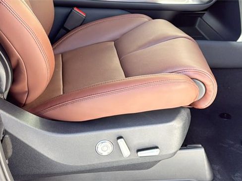 New 2026 Lincoln Navigator Reserve image 9