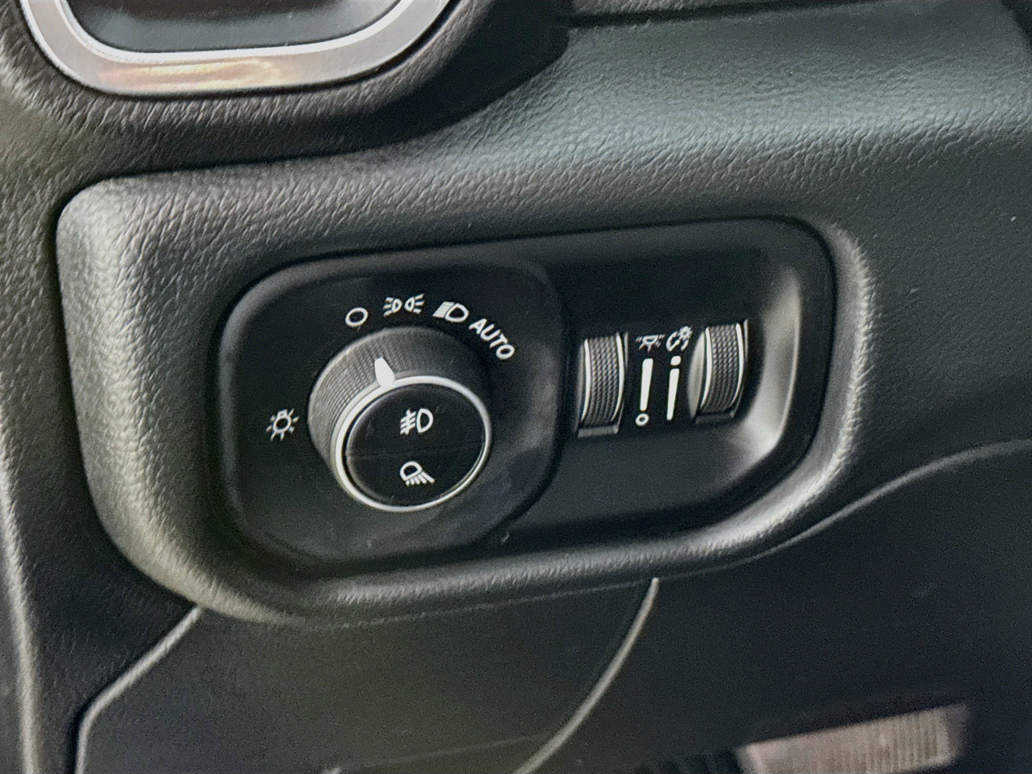 Used 2020 RAM 2500 Laramie AWD/4WD image 14