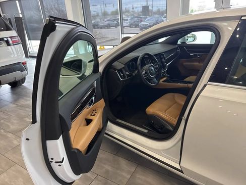Used 2018 Volvo S90 T5 Momentum w/ Convenience Package AWD/4WD image 14