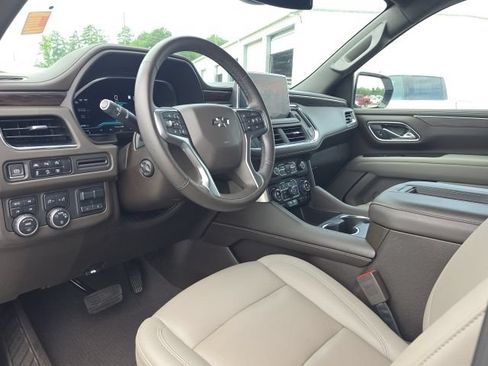 Used 2023 Chevrolet Tahoe Z71 w/ Z71 Off-Road Package AWD/4WD image 27