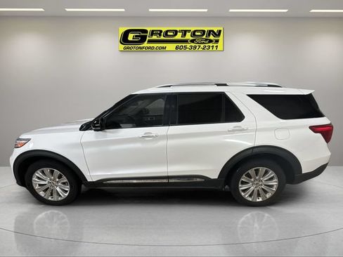 Used 2022 Ford Explorer Limited w/ Equipment Group 301A AWD/4WD image 2