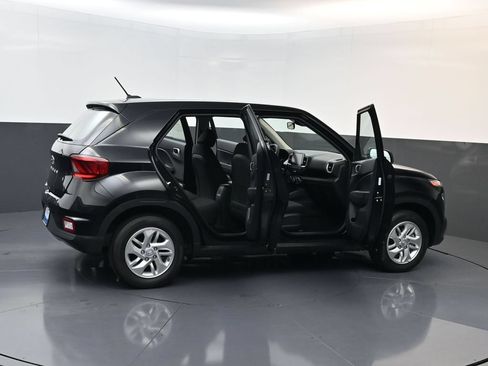 Certified 2026 Hyundai Venue SE FWD image 28