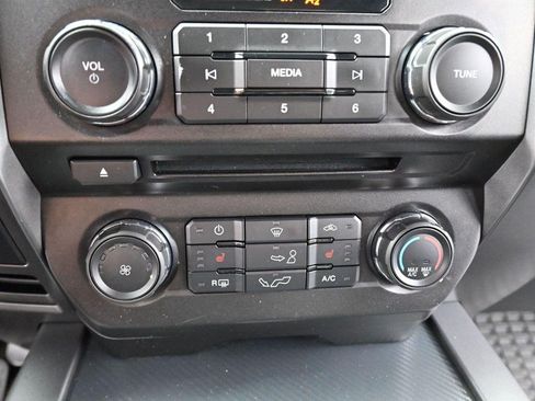 Used 2018 Ford F150 XLT w/ Equipment Group 302A Luxury AWD/4WD image 24